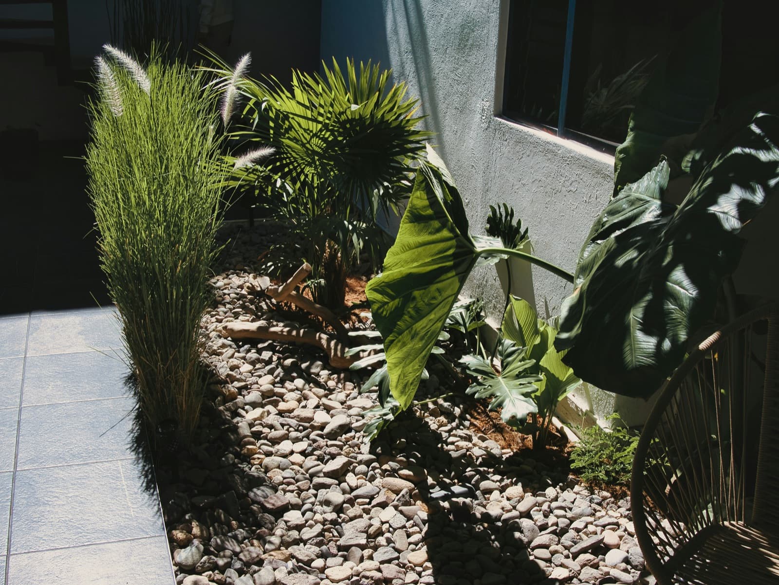 Immediate zone — 0 – 5 ft